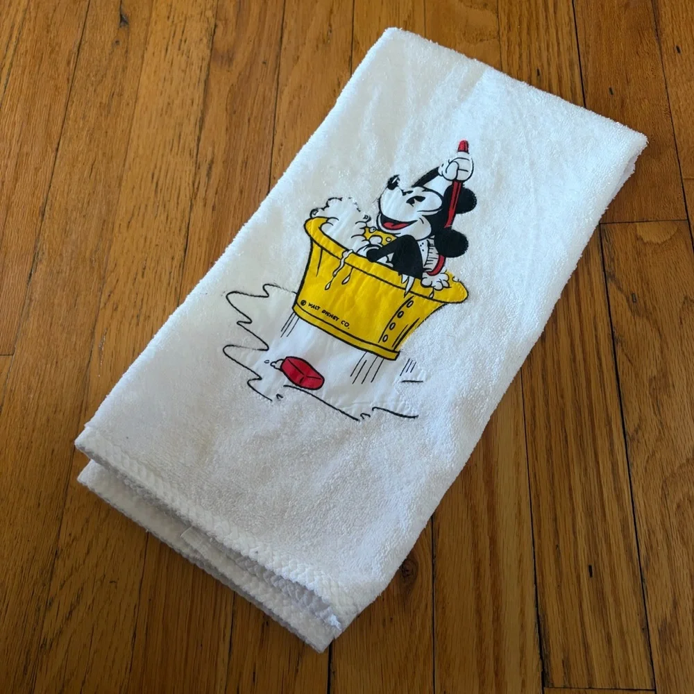 Vintage Walt Disney USA Mickey Mouse Bathtub Time Hand Towel Bathroom Decor